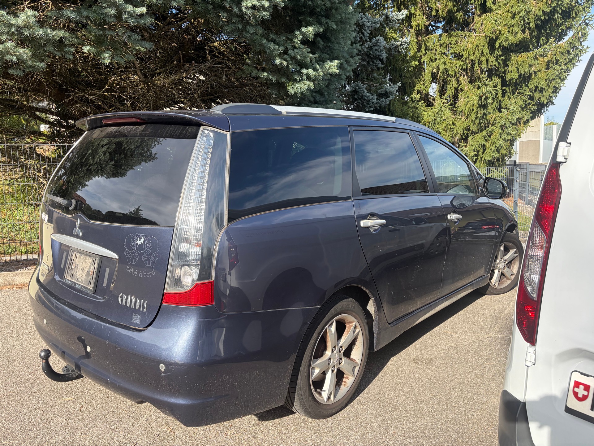 MITSUBISHI Grandis 2.4 16V Motion Automatic-image-2