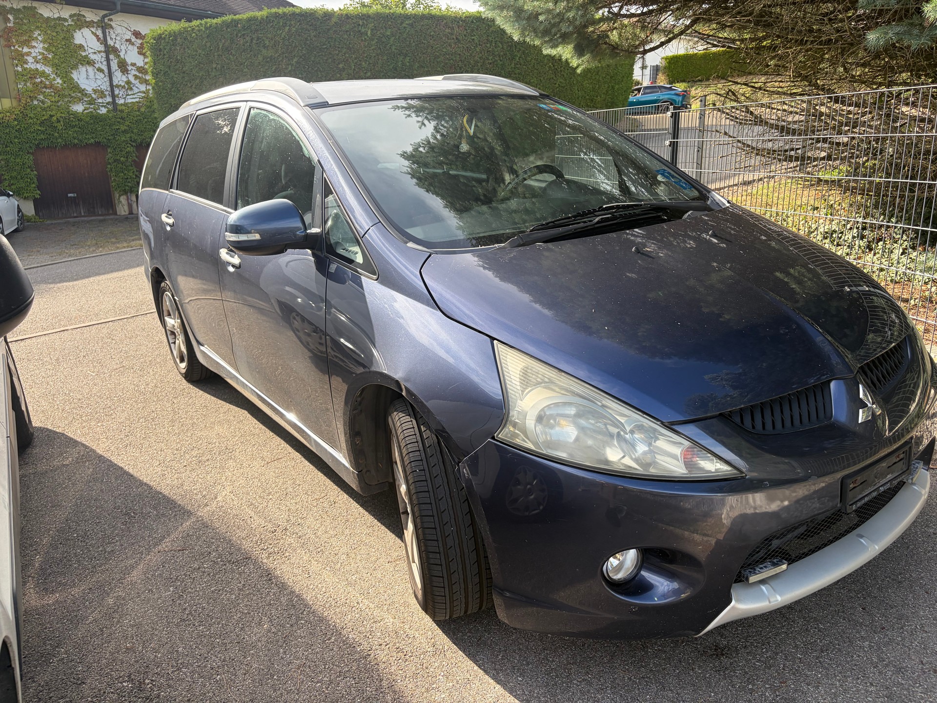 MITSUBISHI Grandis 2.4 16V Motion Automatic-image-0