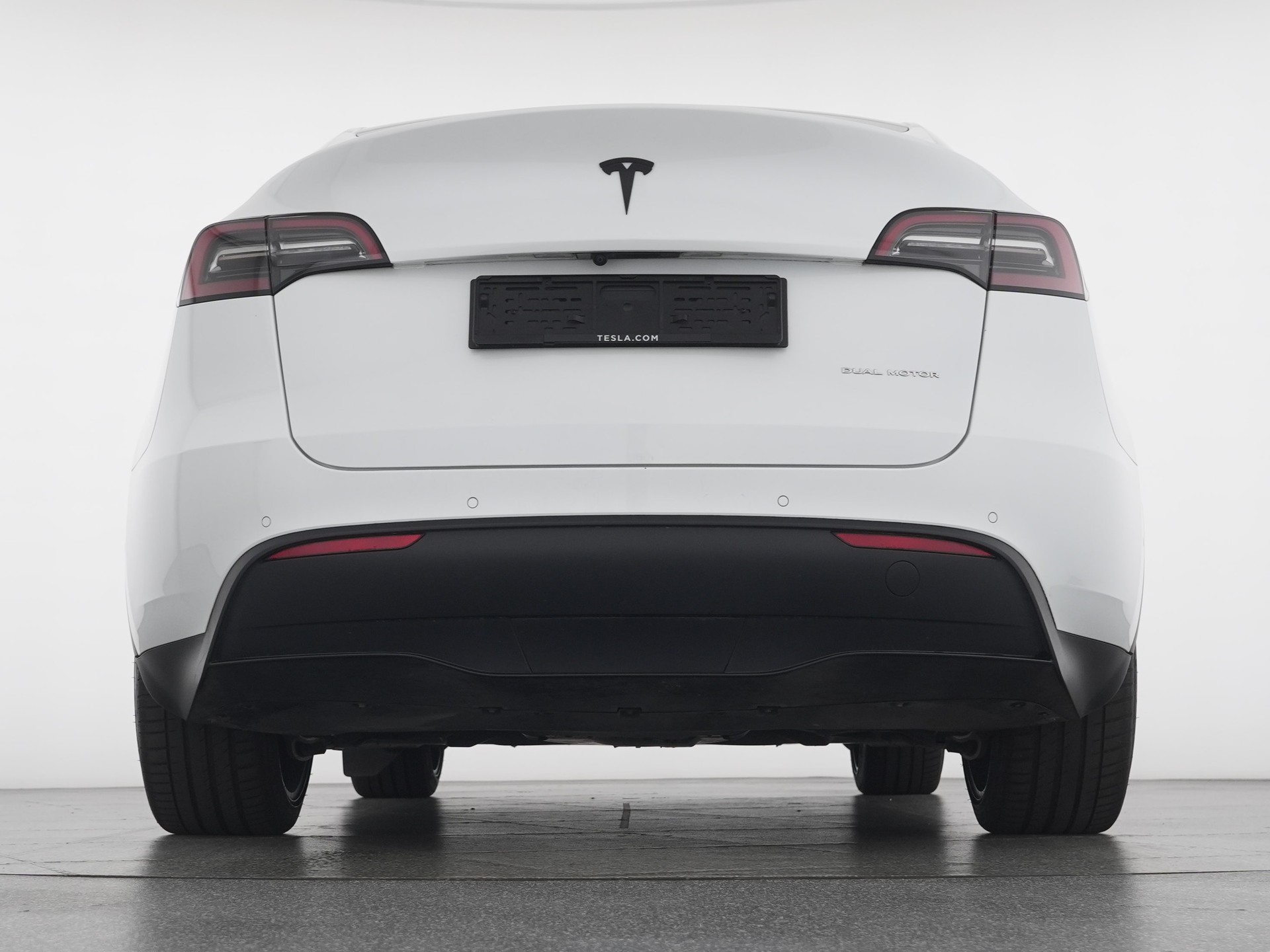 TESLA Model Y Long Range-image-3