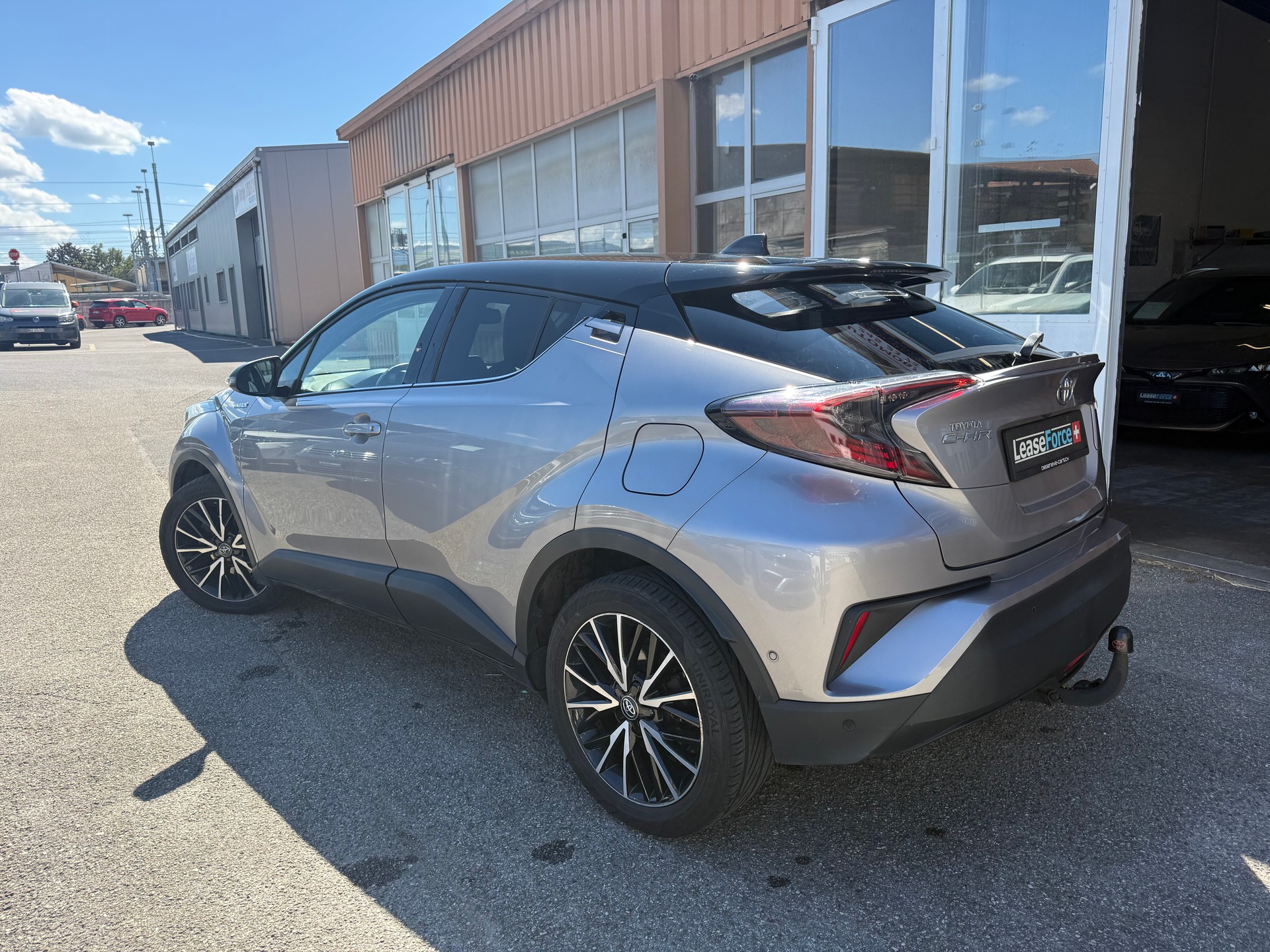 TOYOTA C-HR 1.8 HSD Style CVT-image-2