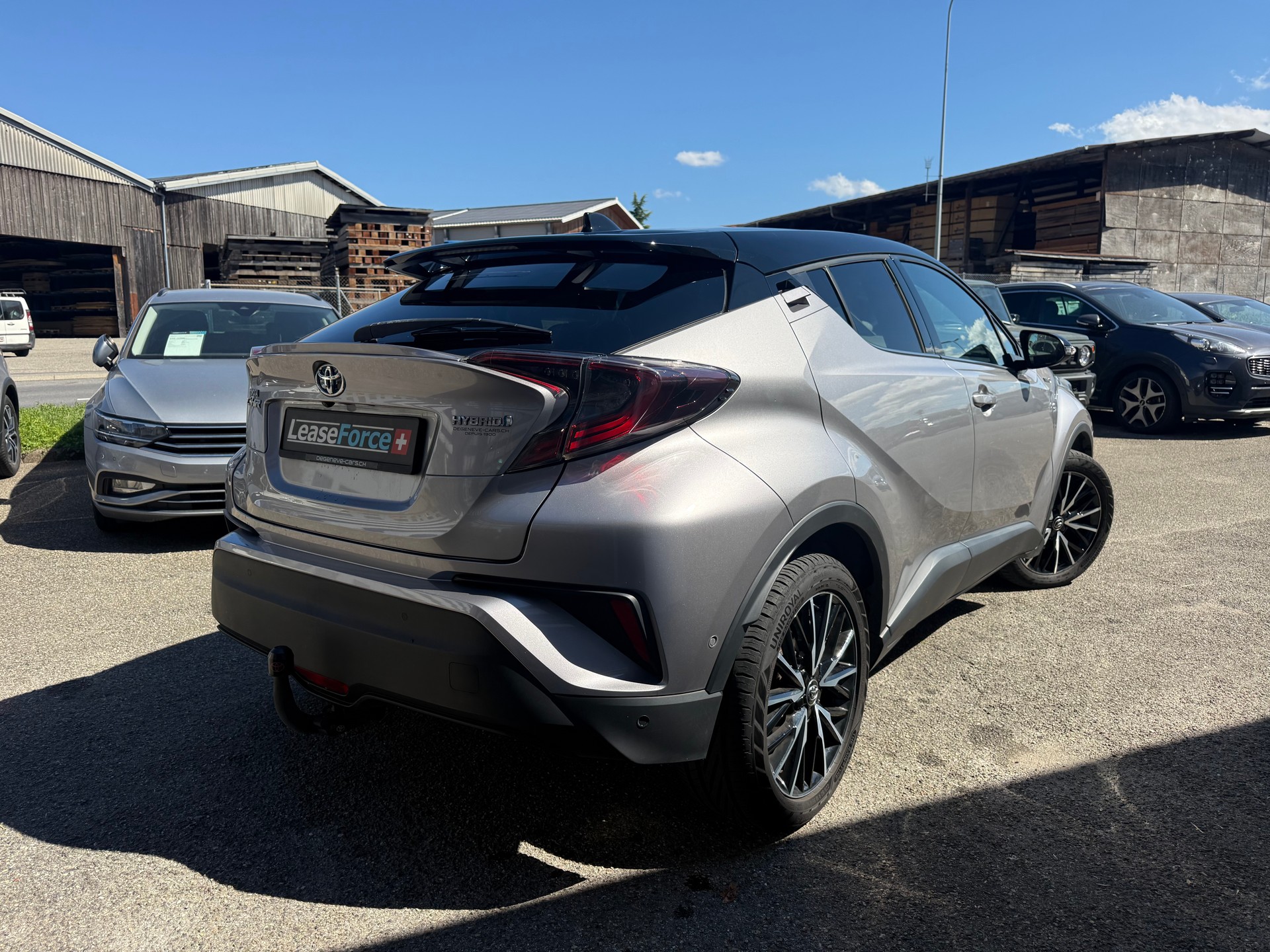 TOYOTA C-HR 1.8 HSD Style CVT-image-3