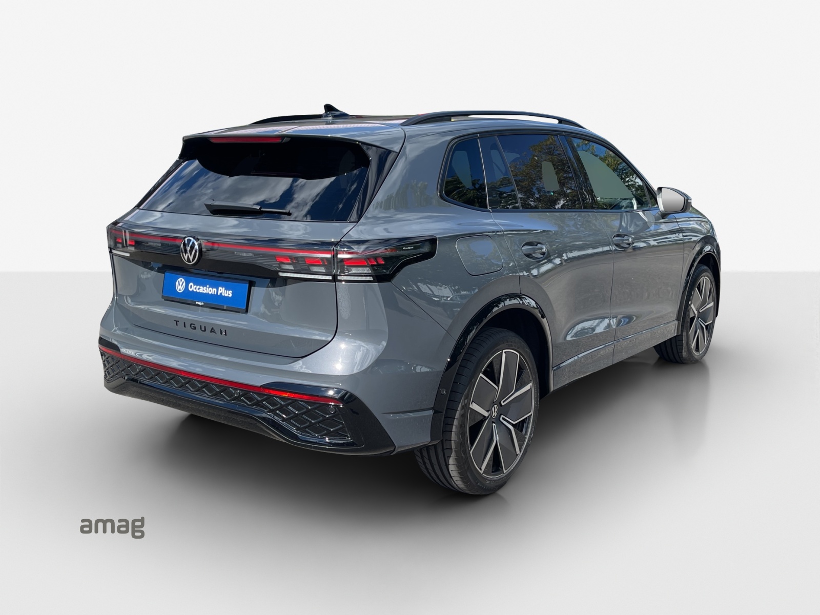 VW Tiguan 2.0 TSI DSG R-Line 4Motion-image-4