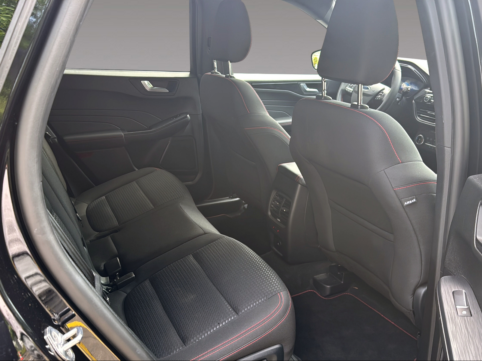 FORD Kuga 2.5 Plug-in Hybrid ST-Line-image-12