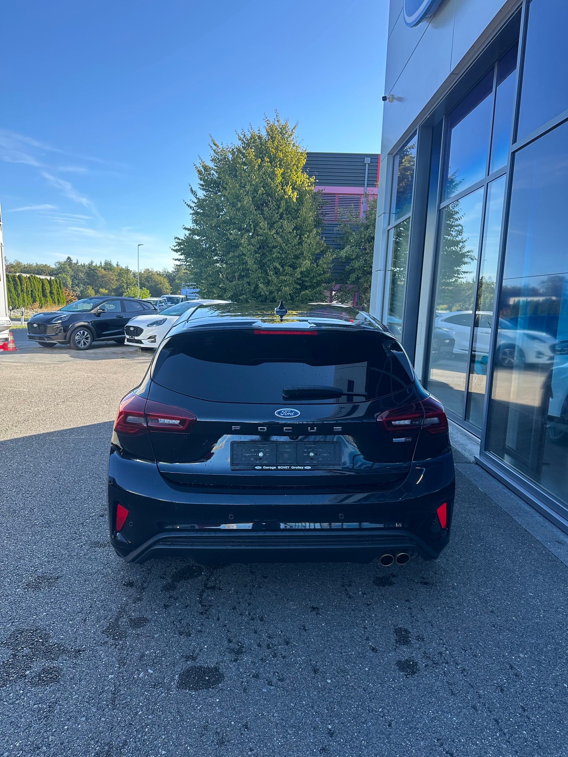 FORD Focus 1.0i EcoB Hybrid 155 ST-Line Vignale-image-4