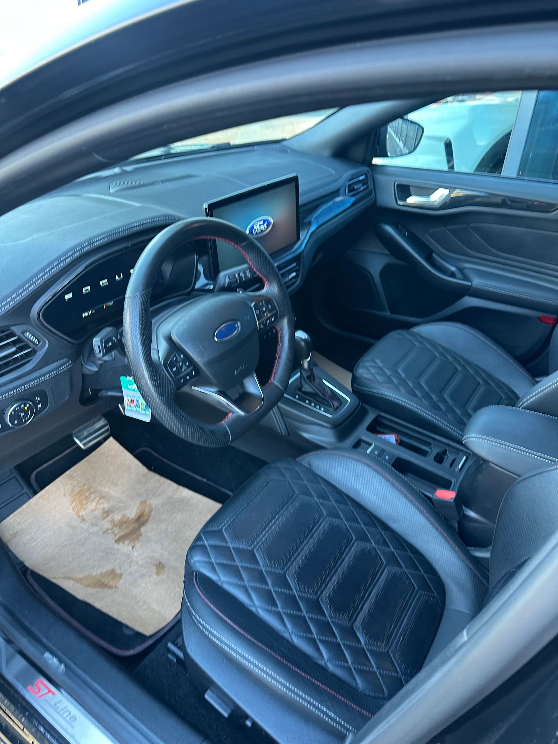 FORD Focus 1.0i EcoB Hybrid 155 ST-Line Vignale-image-9