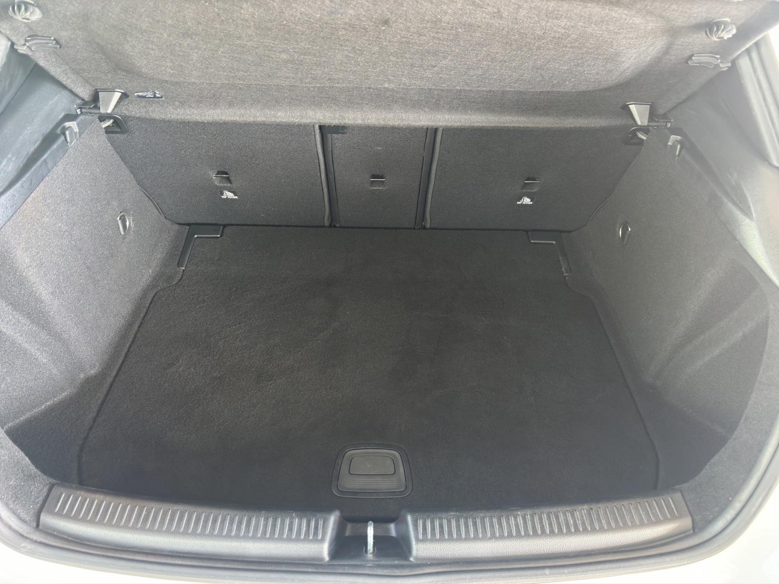 MERCEDES-BENZ A 180 d Progressive-image-22