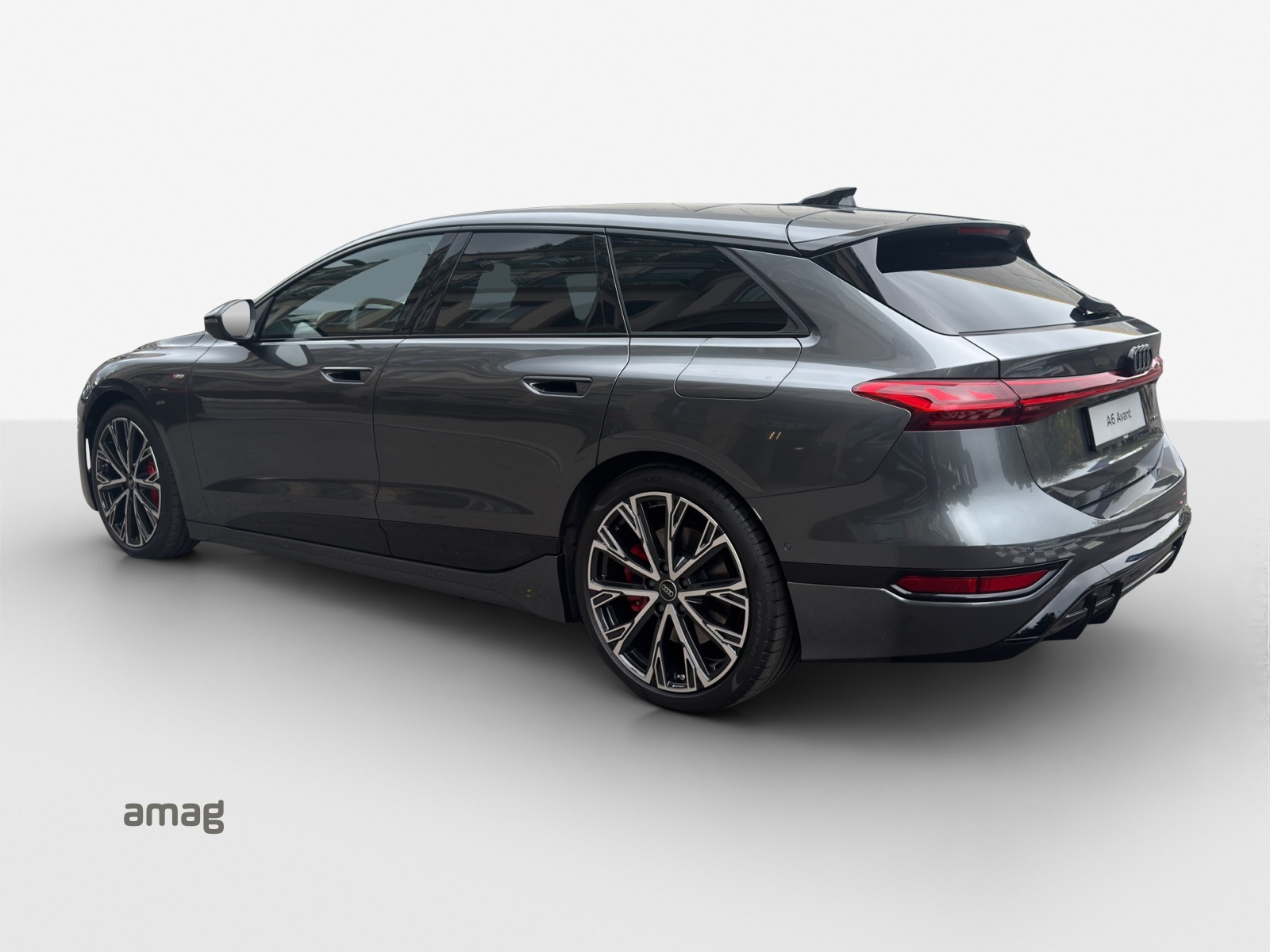 AUDI A6 Avant e-tron quattro-showroom-element-2