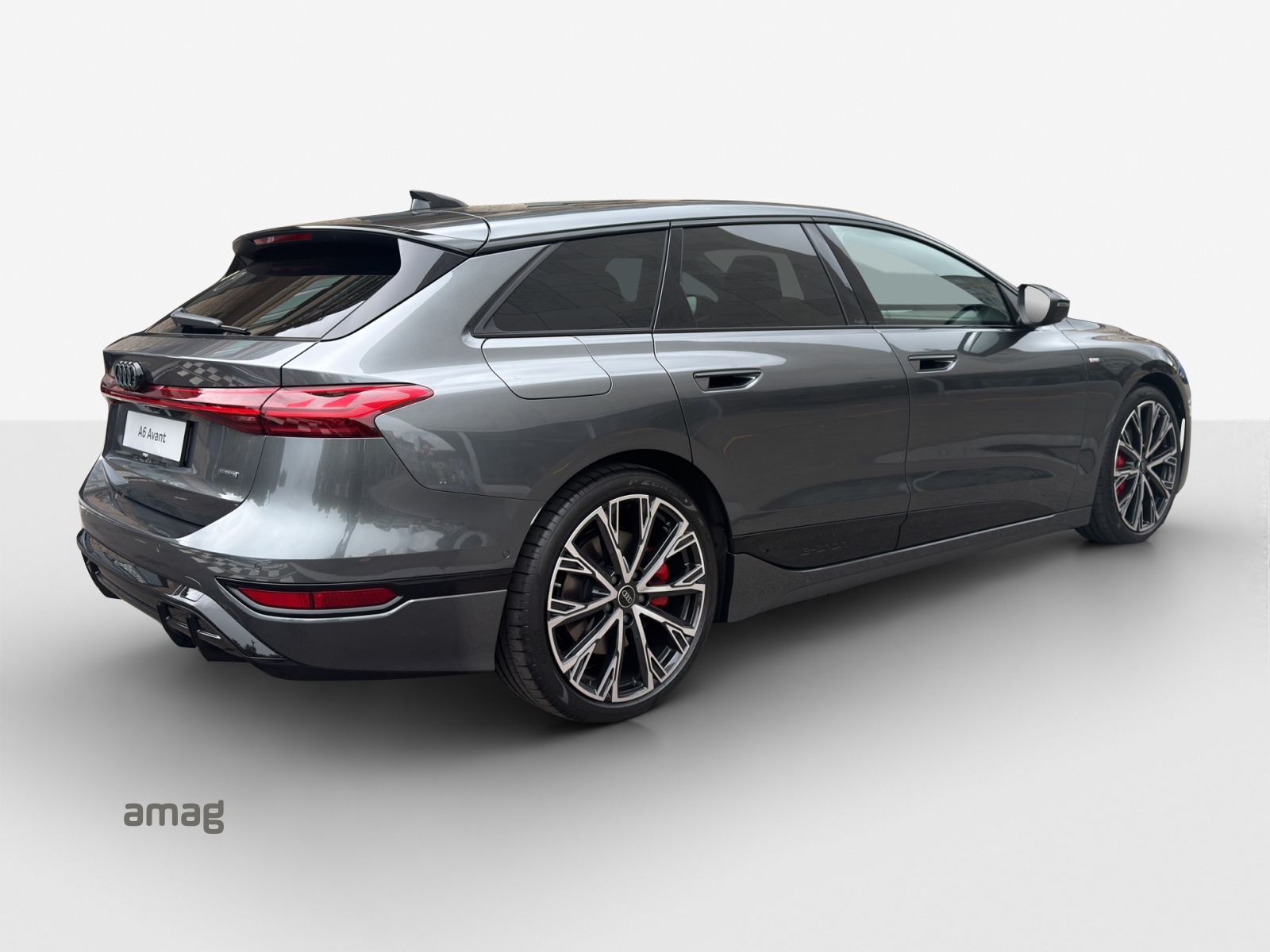 AUDI A6 Avant e-tron quattro-image-4