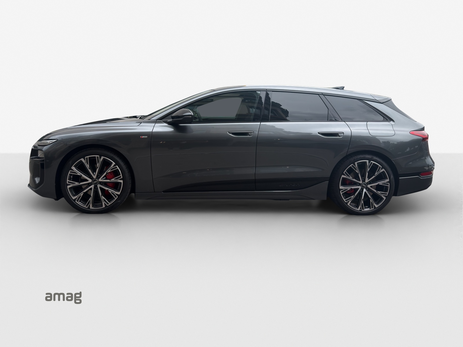 AUDI A6 Avant e-tron quattro-showroom-element-1