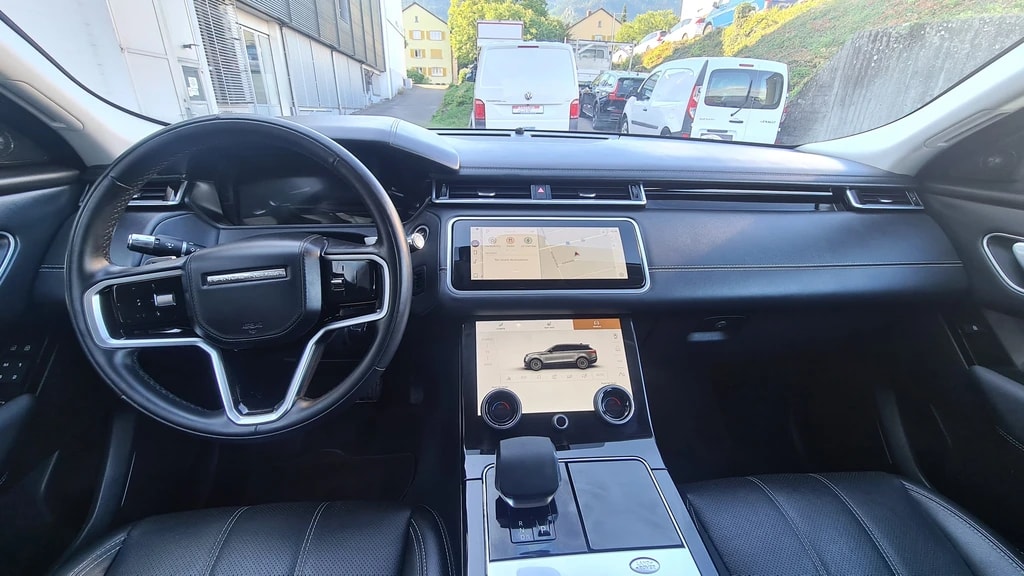 LAND ROVER RANGE ROVER VELAR EDITION P400e ** NP 100'200.– ** SOH 93,1% ** 360° ** Sitzbelüftung **-image-9