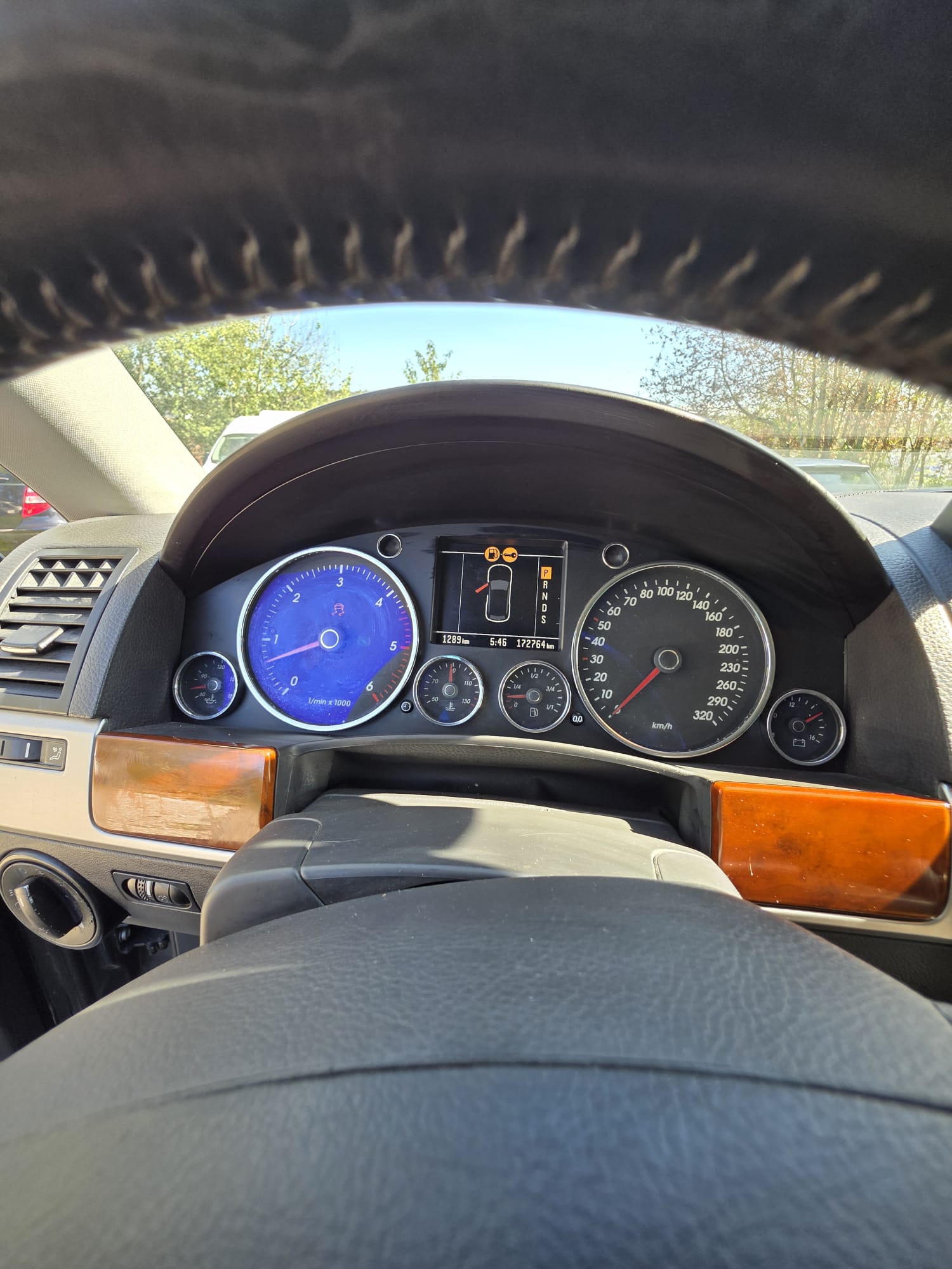VW Touareg 5.0 TDI V10 Automatic-image-11