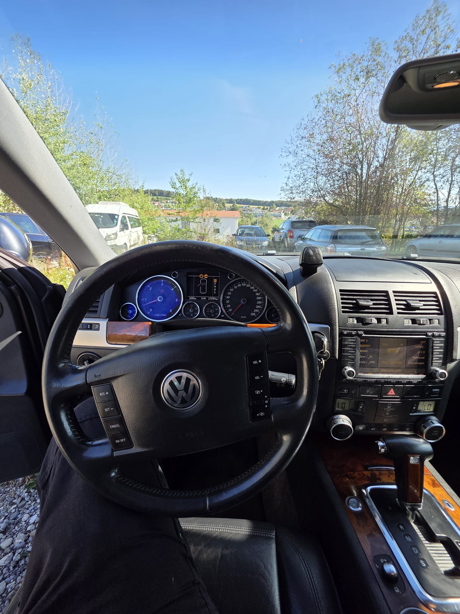 VW Touareg 5.0 TDI V10 Automatic-image-9