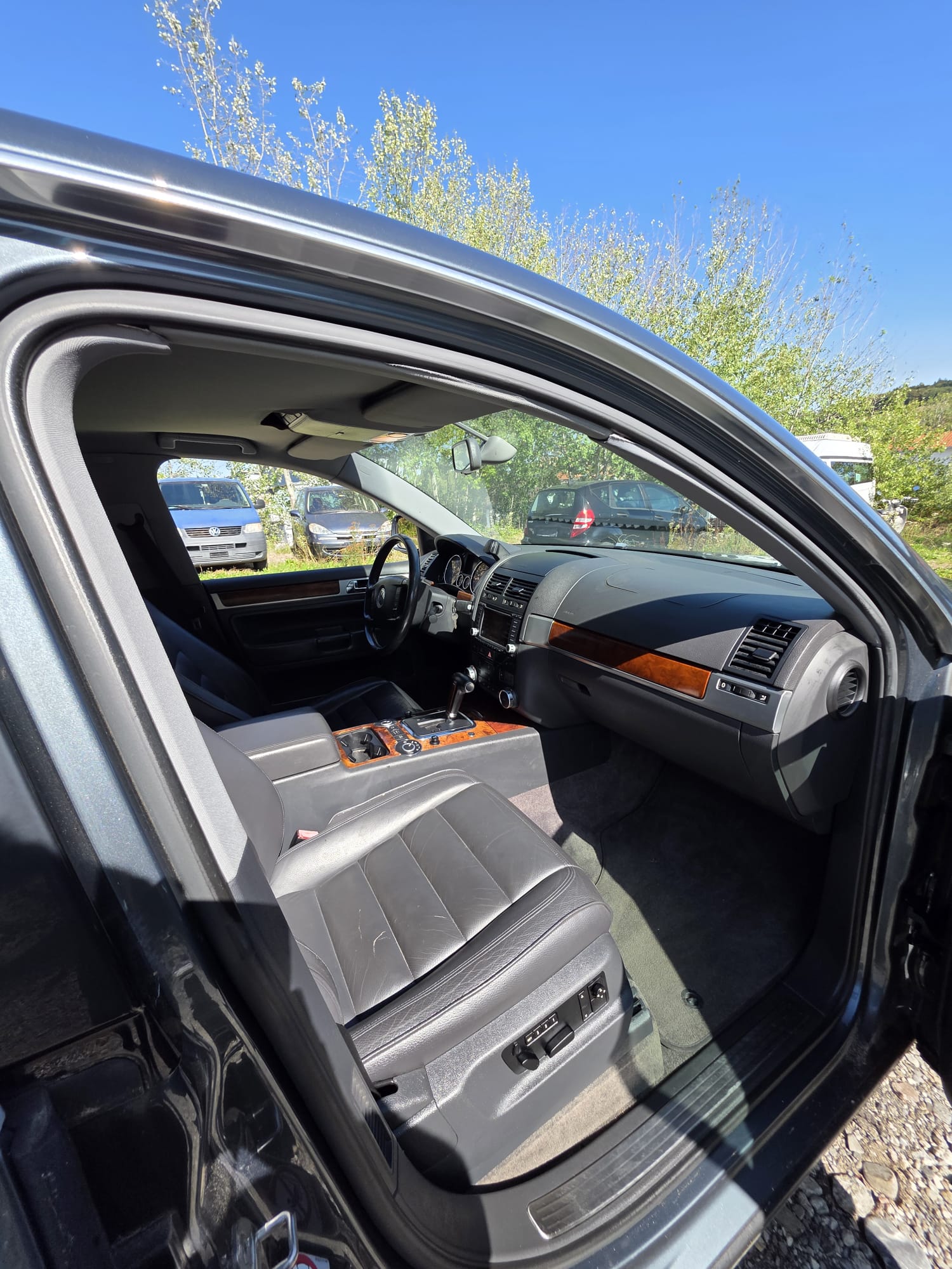 VW Touareg 5.0 TDI V10 Automatic-image-8