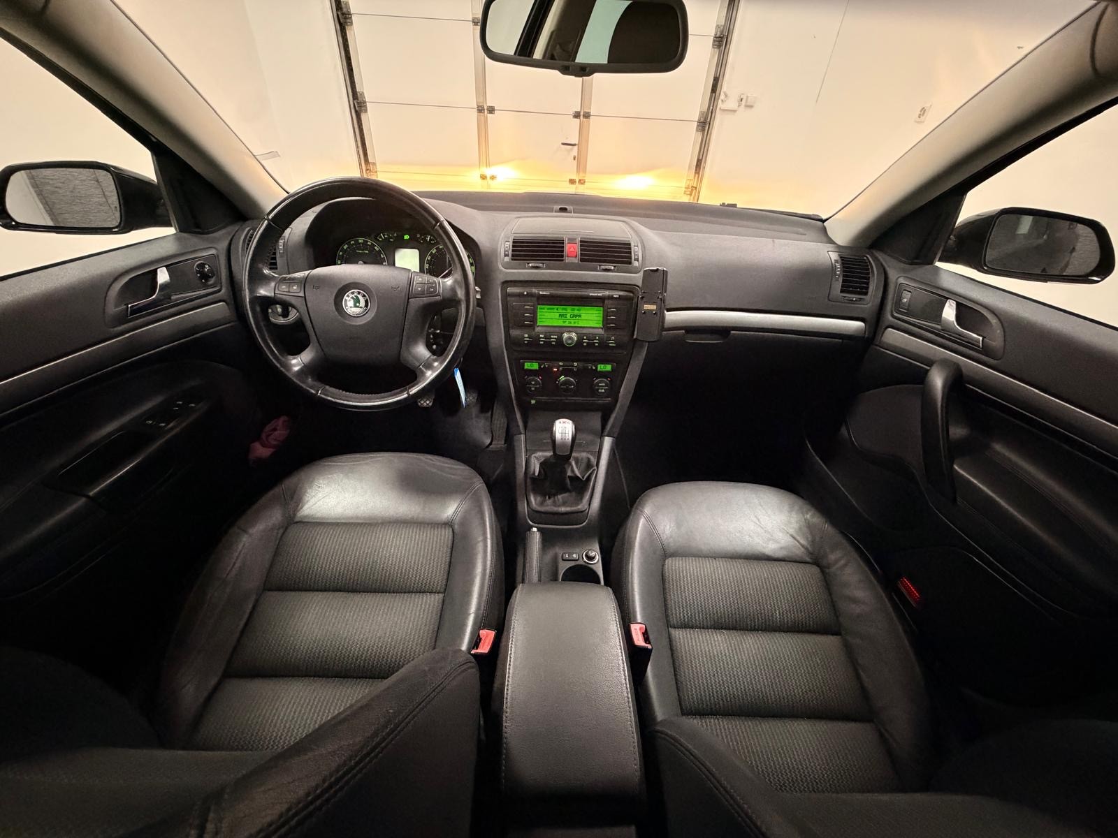 SKODA Octavia 1.9 TDI Swiss Adventure 4x4-image-8