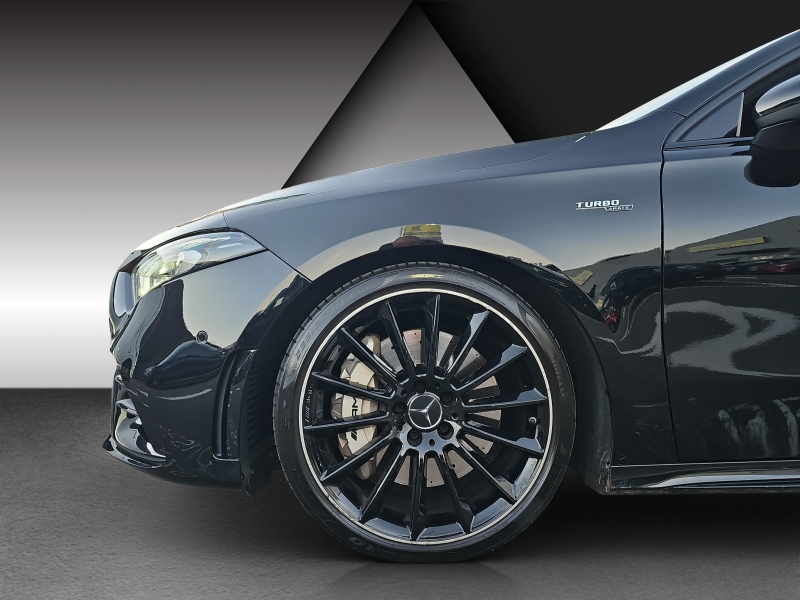 MERCEDES-BENZ A 35 AMG 4Matic Speedshift-image-17