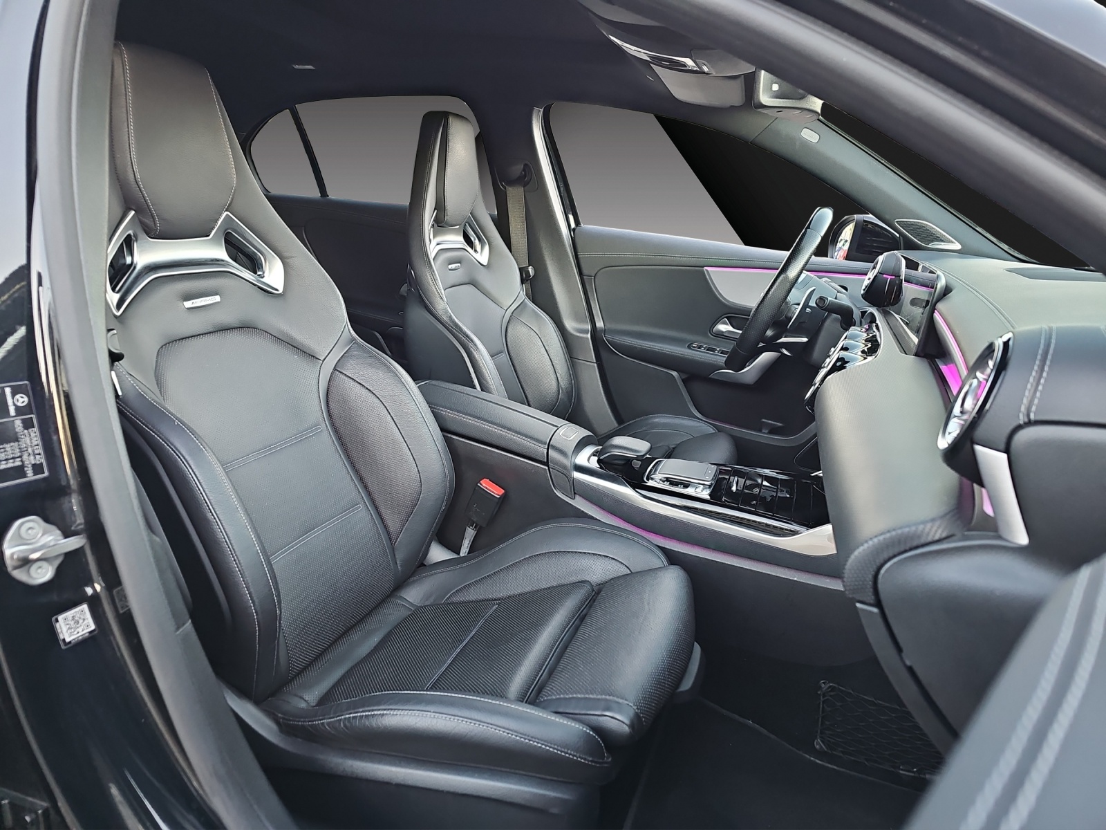 MERCEDES-BENZ A 35 AMG 4Matic Speedshift-image-15