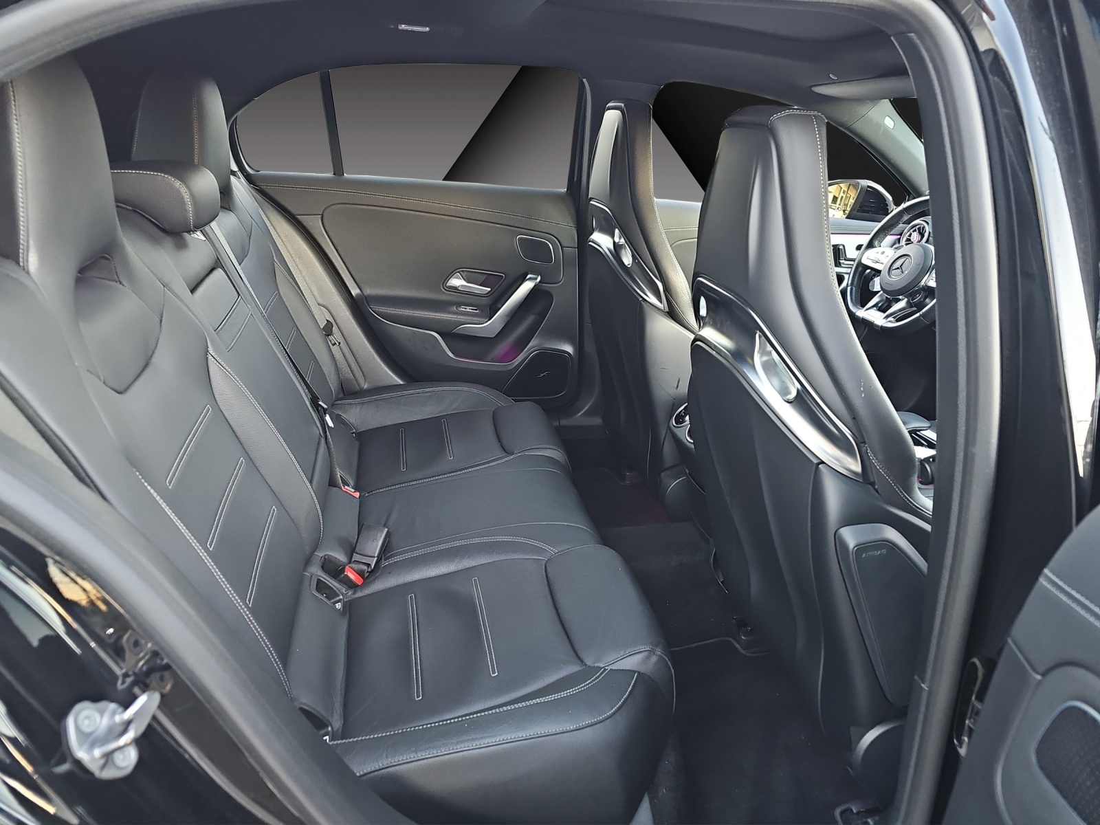 MERCEDES-BENZ A 35 AMG 4Matic Speedshift-image-16