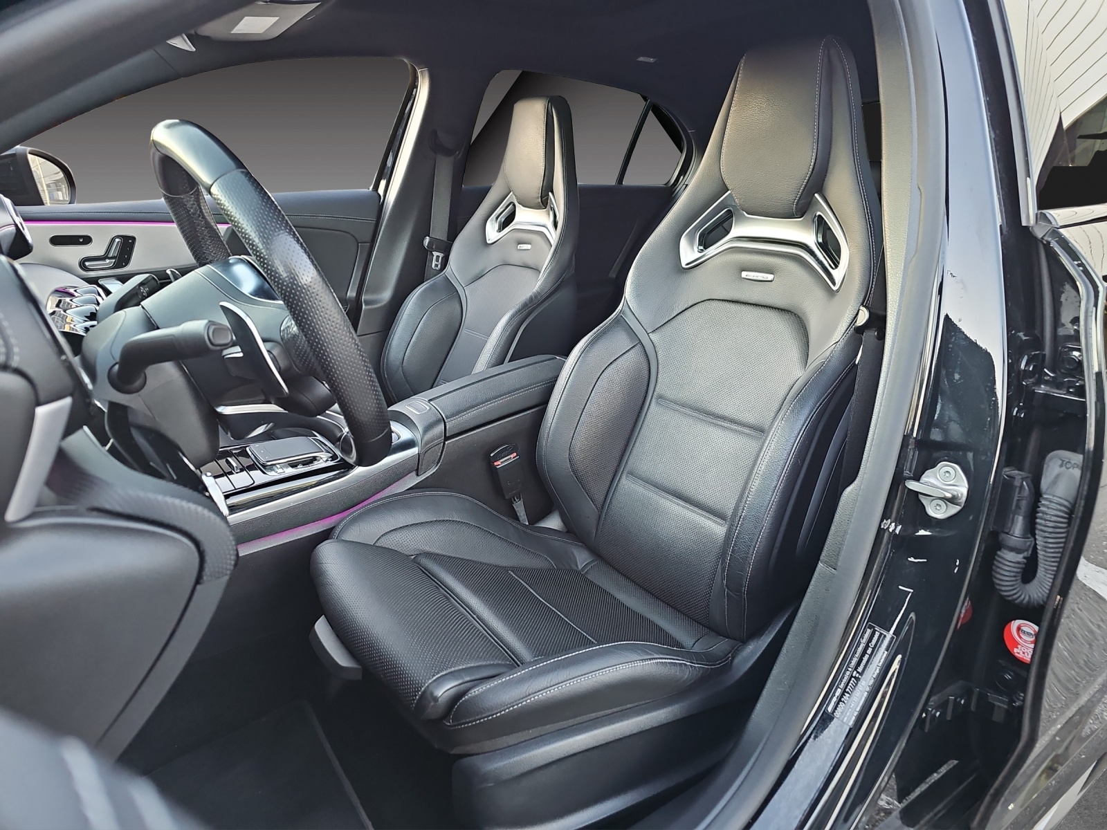 MERCEDES-BENZ A 35 AMG 4Matic Speedshift-image-13