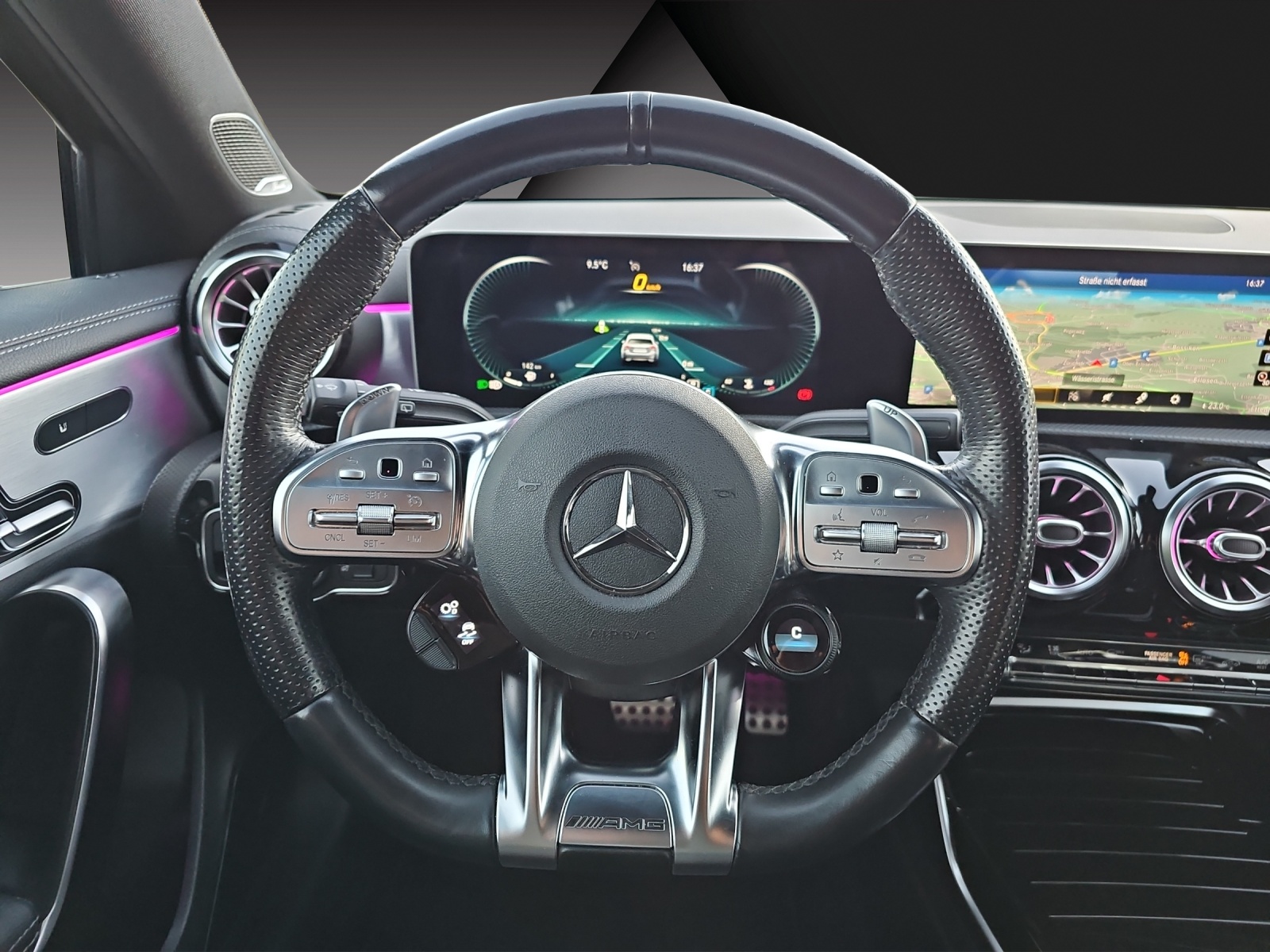 MERCEDES-BENZ A 35 AMG 4Matic Speedshift-image-7