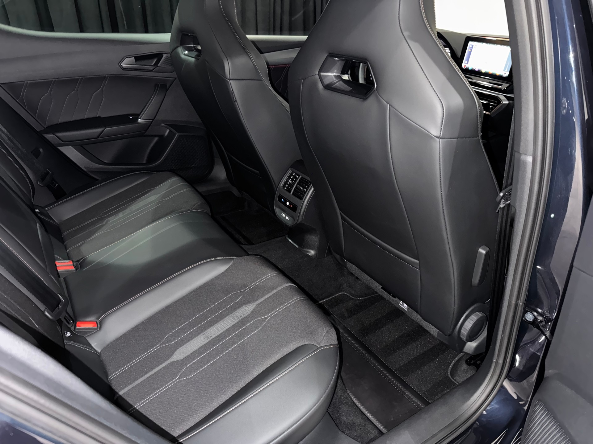 CUPRA LEON VZ 2.0 TSI DSG | 1.Hand | CH |-image-15
