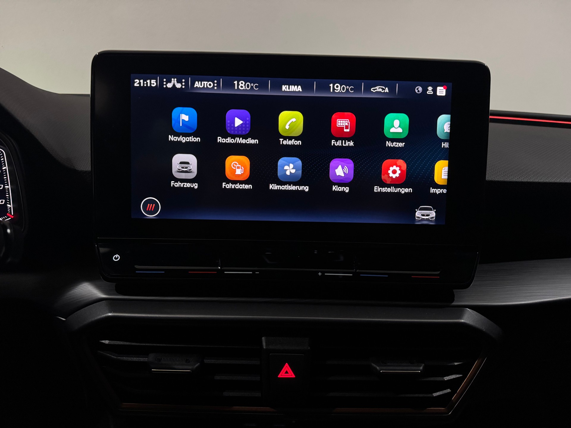 CUPRA LEON VZ 2.0 TSI DSG | 1.Hand | CH |-image-19