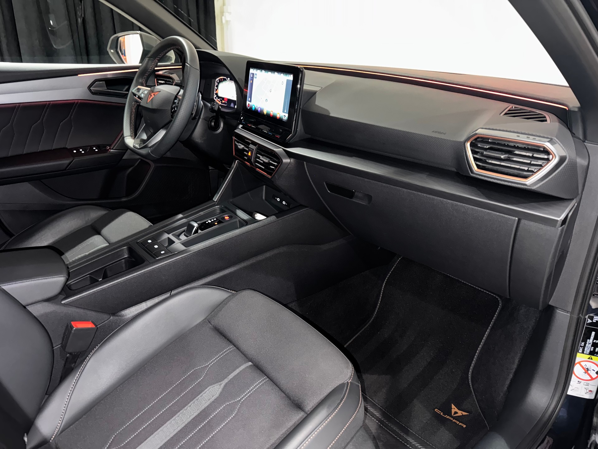 CUPRA LEON VZ 2.0 TSI DSG | 1.Hand | CH |-image-13