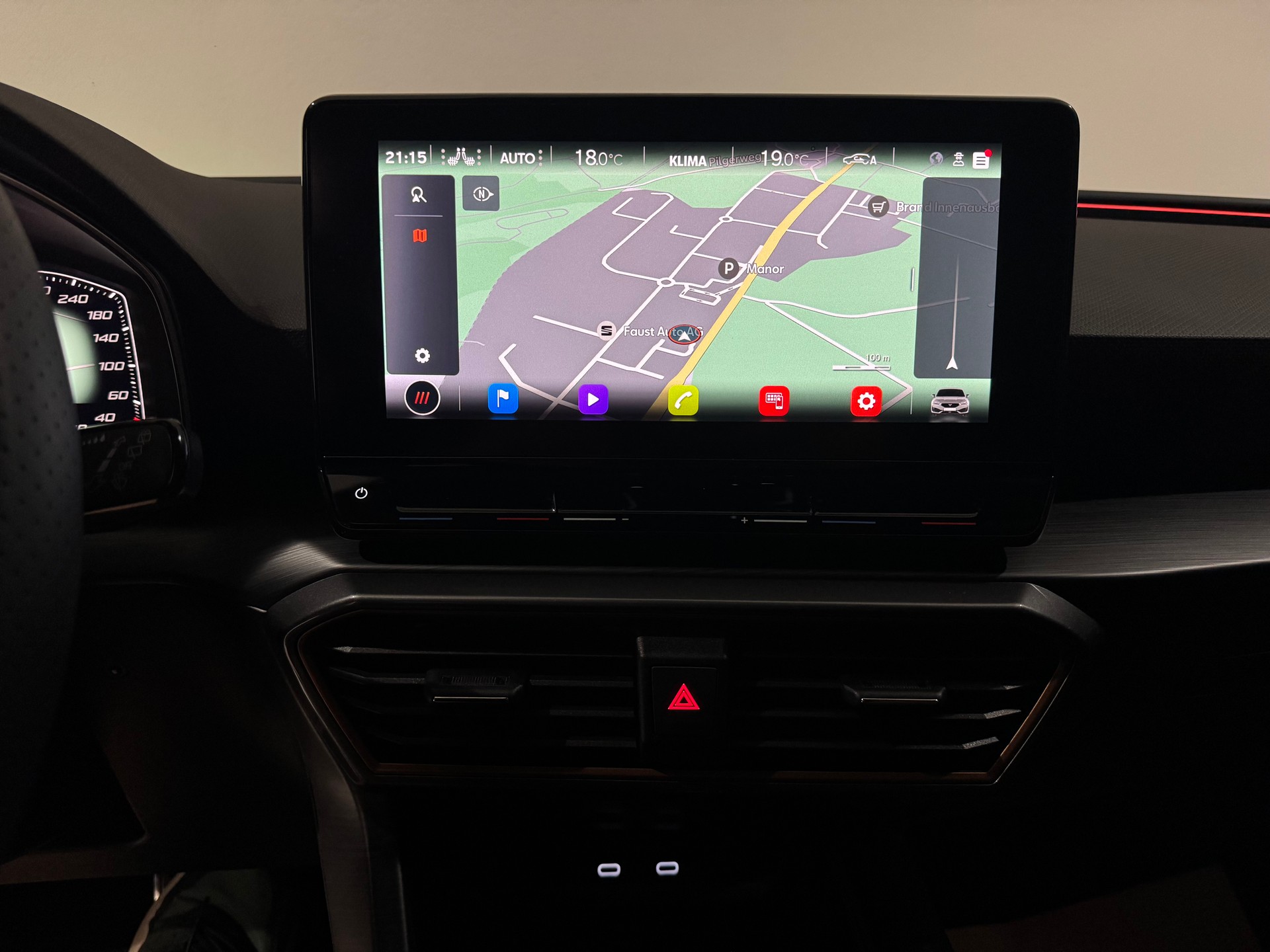 CUPRA LEON VZ 2.0 TSI DSG | 1.Hand | CH |-image-17