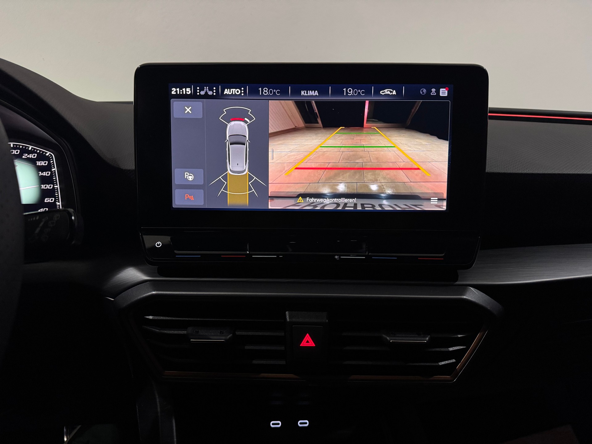 CUPRA LEON VZ 2.0 TSI DSG | 1.Hand | CH |-image-18