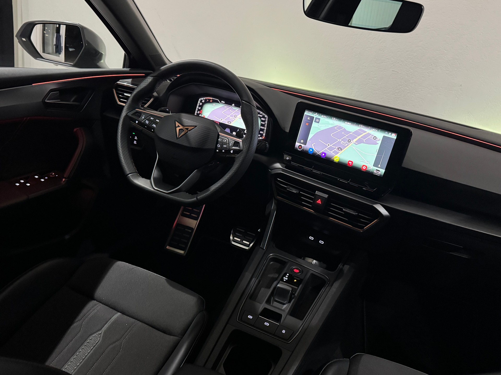 CUPRA LEON VZ 2.0 TSI DSG | 1.Hand | CH |-image-16