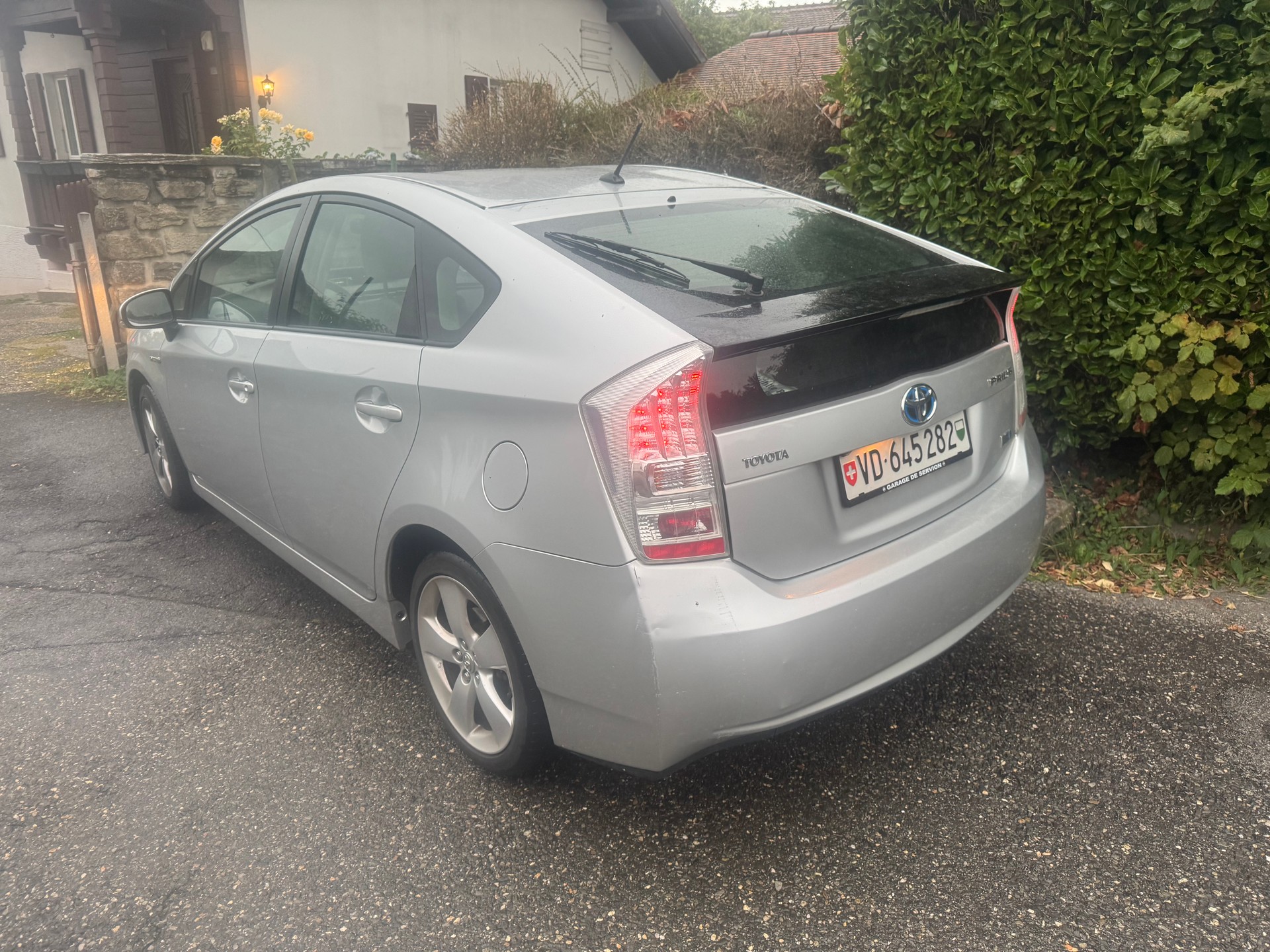 TOYOTA Prius 1.8 16V HSD Sol Premium-image-3