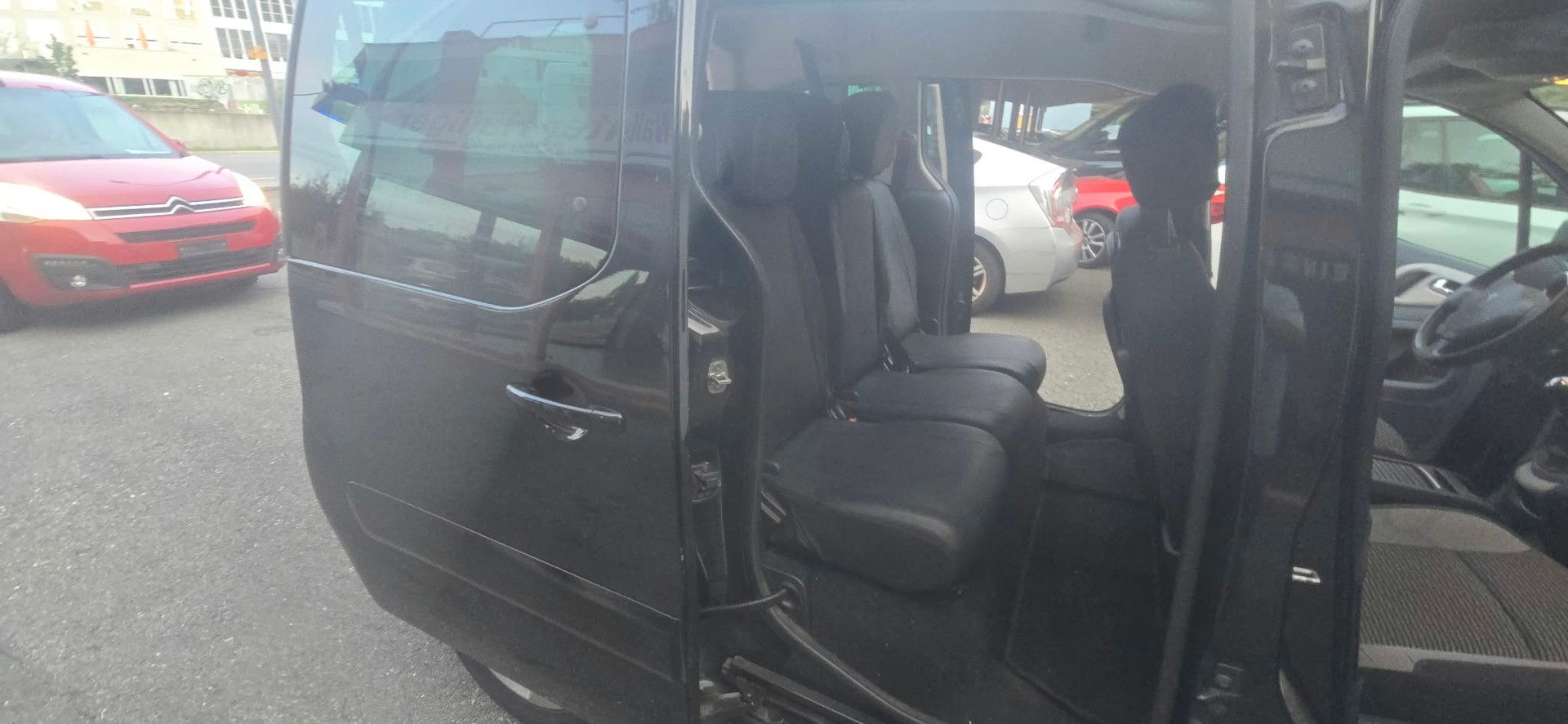 PEUGEOT Partner 1.6 HDI Allure-image-9