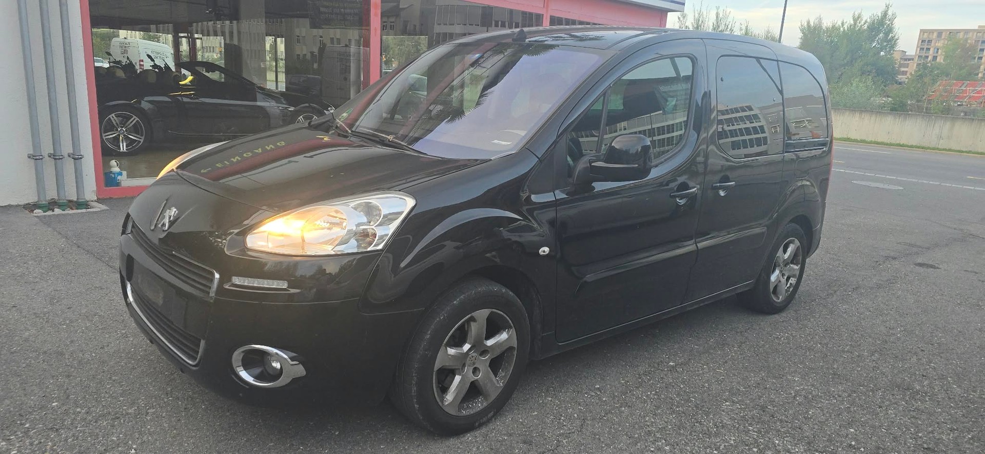 PEUGEOT Partner 1.6 HDI Allure-image-1