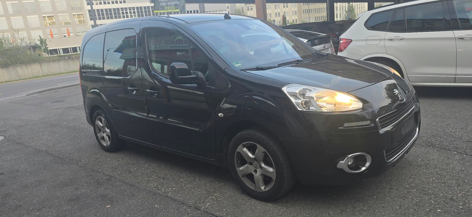 PEUGEOT Partner 1.6 HDI Allure-image-2