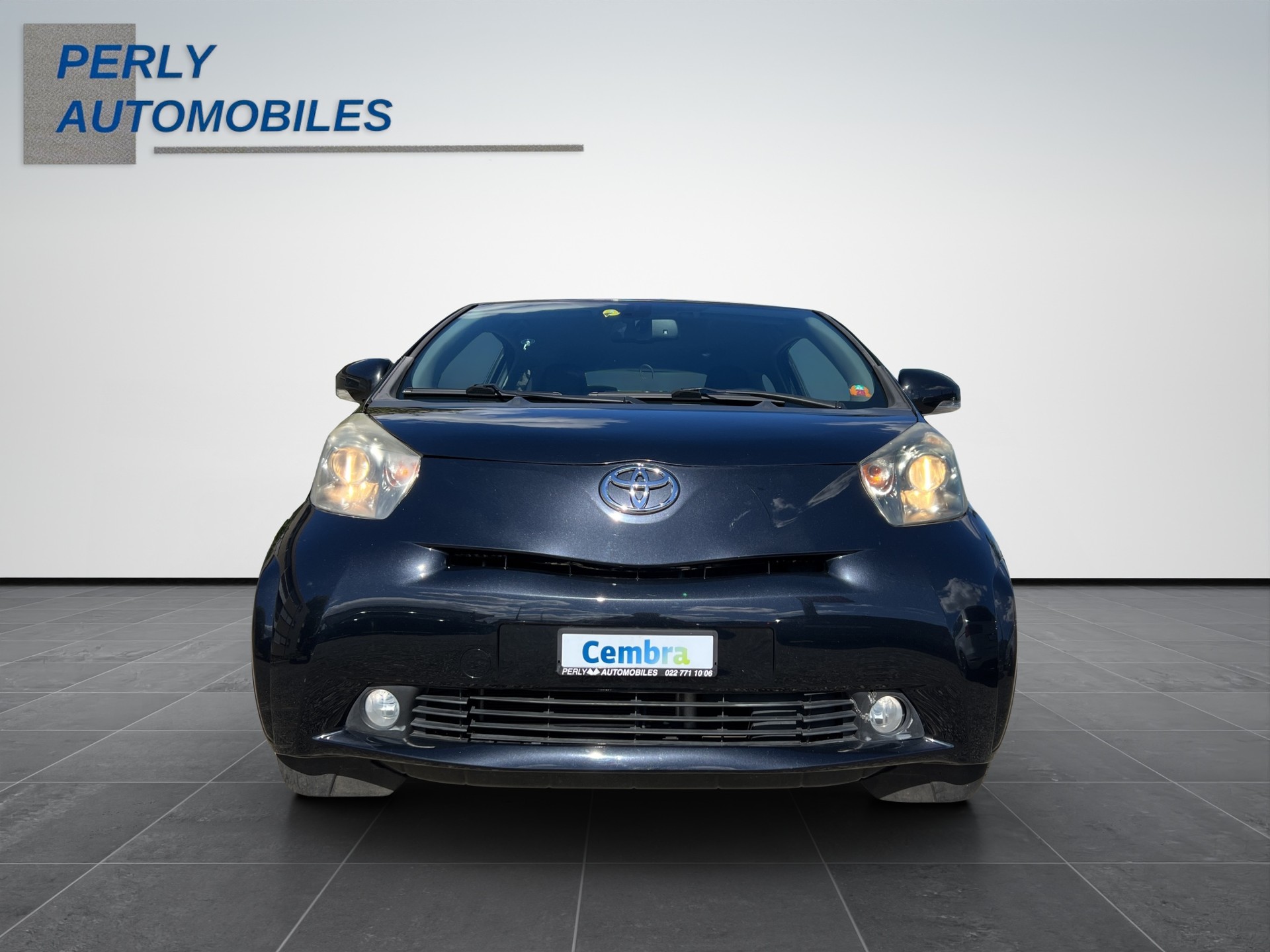 TOYOTA iQ 1.33 VVT-i Linea Sol Prem. MiD-image-0