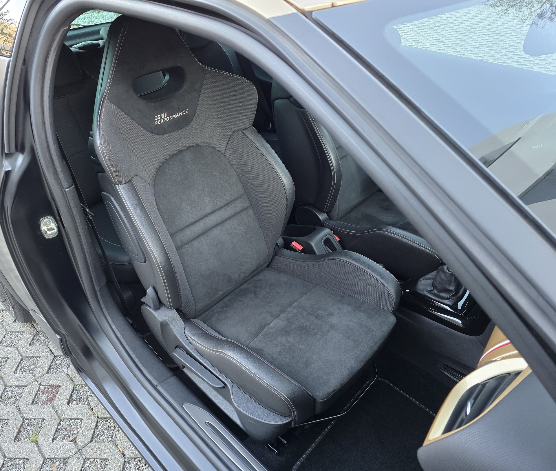 DS AUTOMOBILES DS3 1.6 THP Performance Black Special-image-12