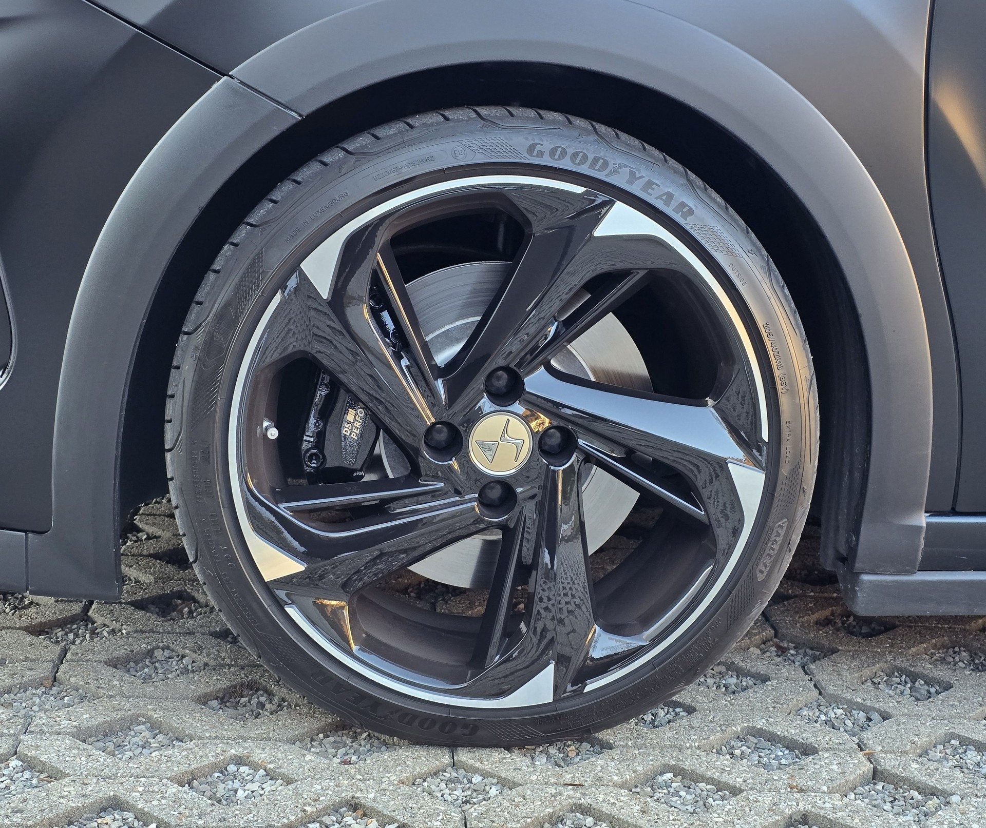 DS AUTOMOBILES DS3 1.6 THP Performance Black Special-image-4