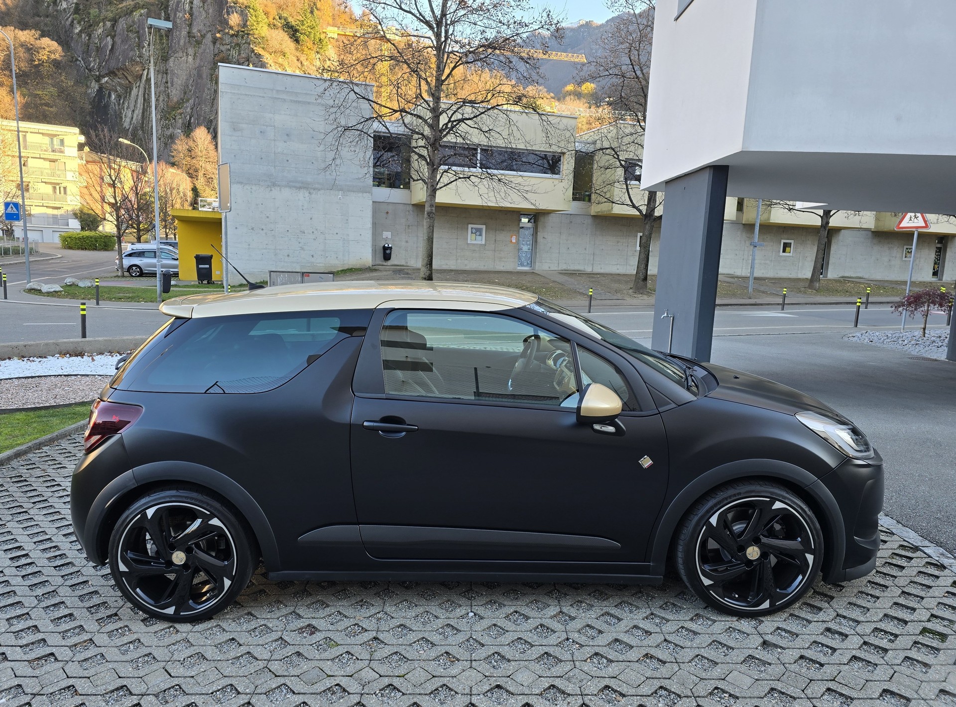 DS AUTOMOBILES DS3 1.6 THP Performance Black Special-image-2