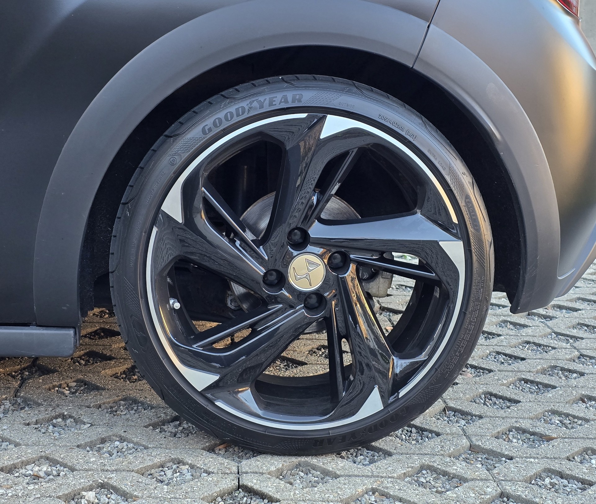 DS AUTOMOBILES DS3 1.6 THP Performance Black Special-image-3