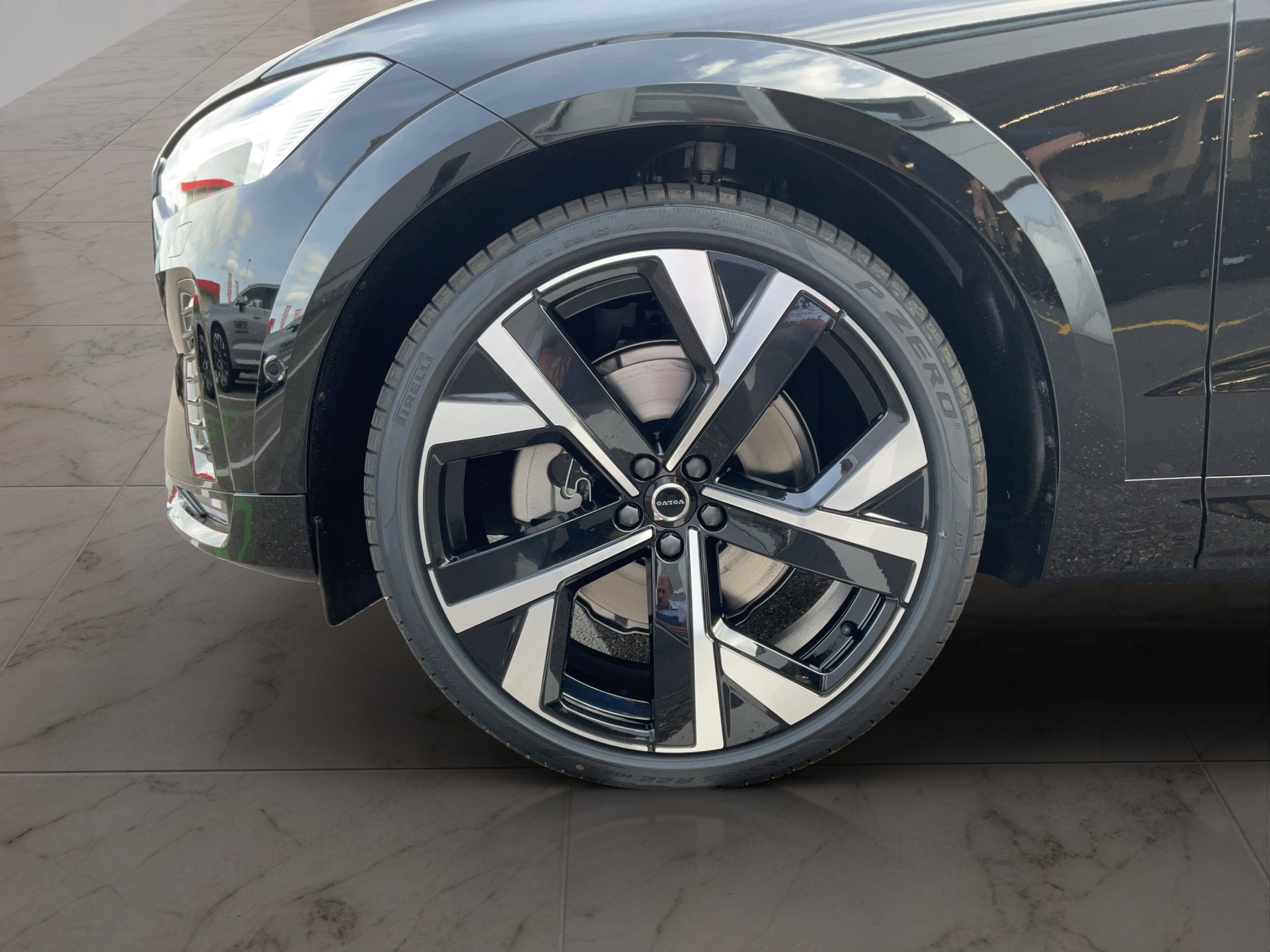 VOLVO XC60 2.0 B5 MH Black Edition AWD-image-8