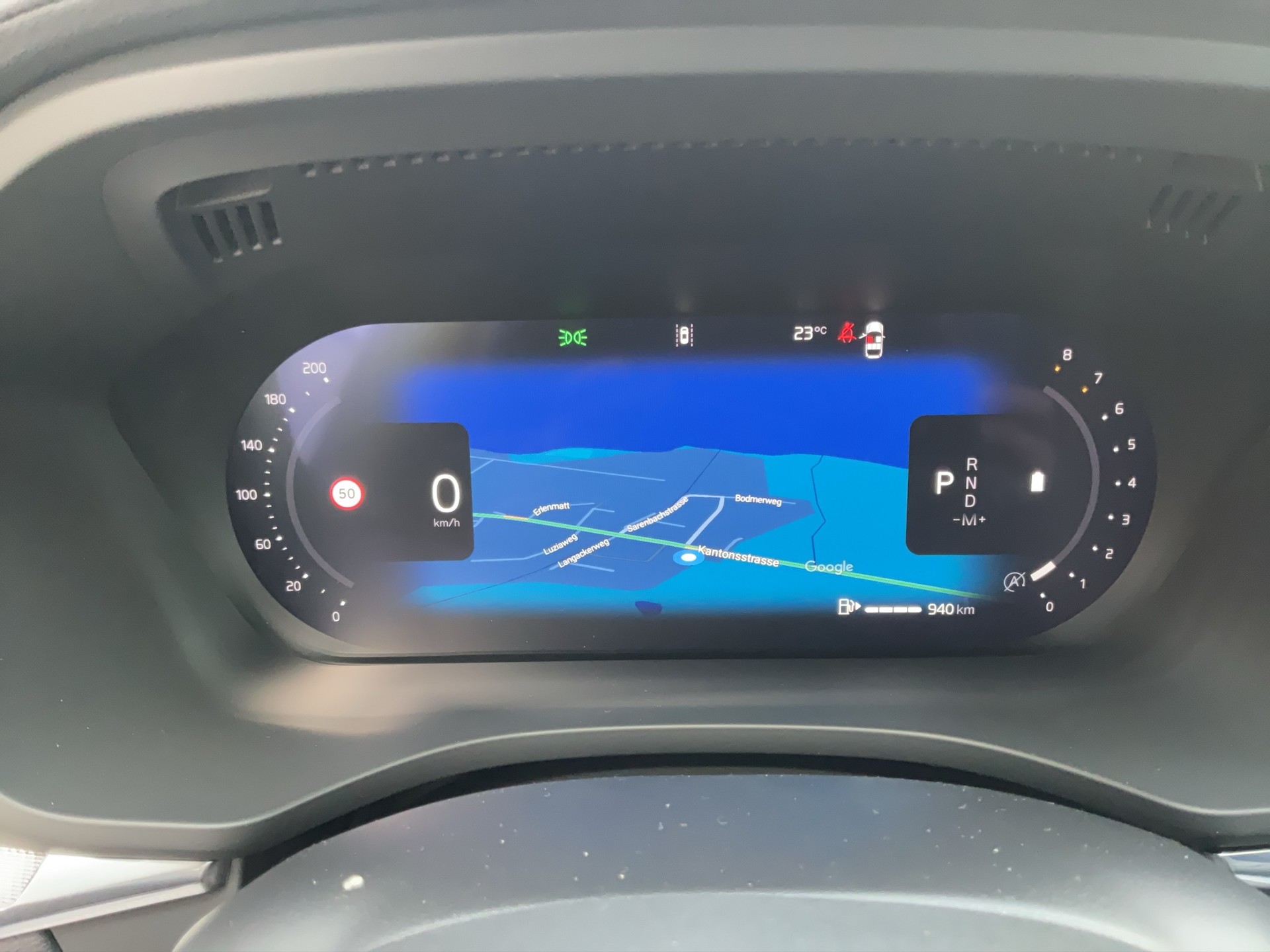 VOLVO XC60 2.0 B5 MH Black Edition AWD-image-13
