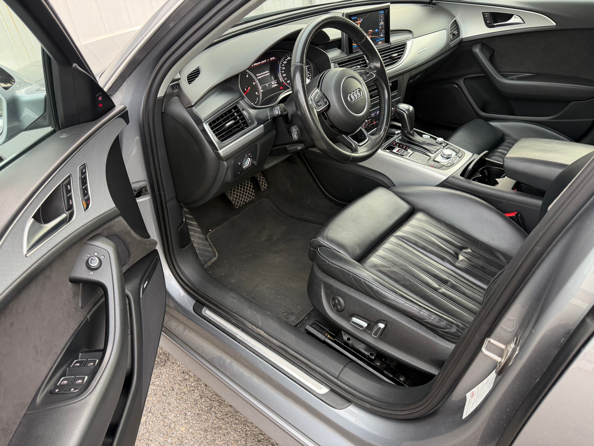 AUDI A6 Avant 2.0 TDI quattro S-tronic S line-image-9