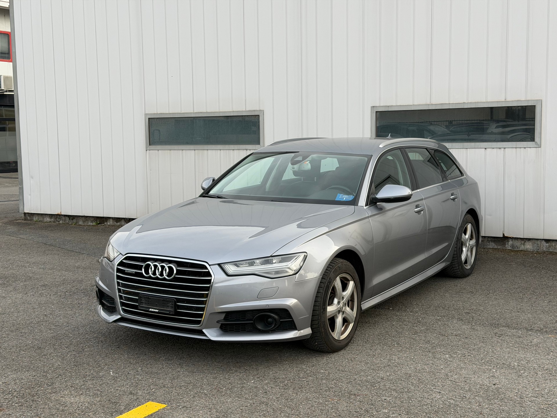 AUDI A6 Avant 2.0 TDI quattro S-tronic S line-image-0