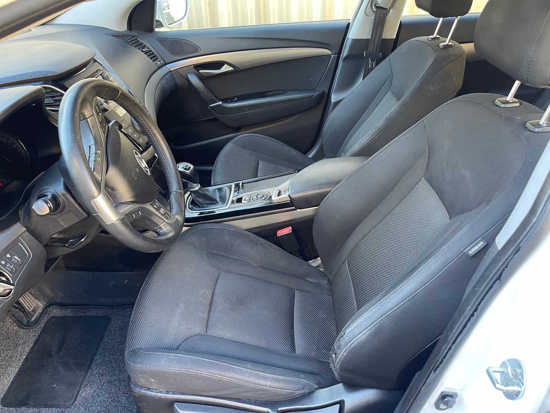 HYUNDAI i40 Wagon 2.0 GDi Style-image-7