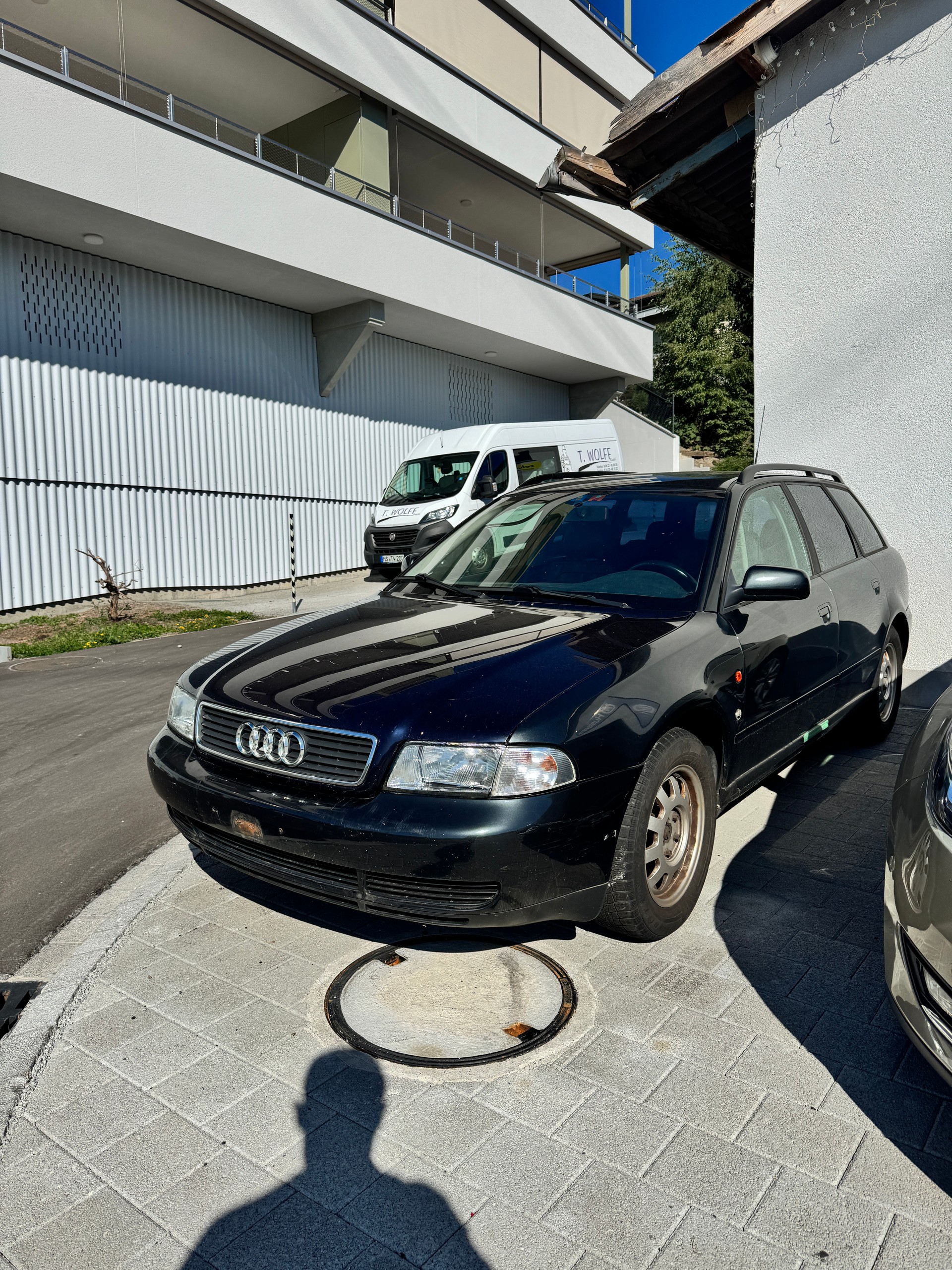 AUDI A4 Avant 1.8 T-image-0
