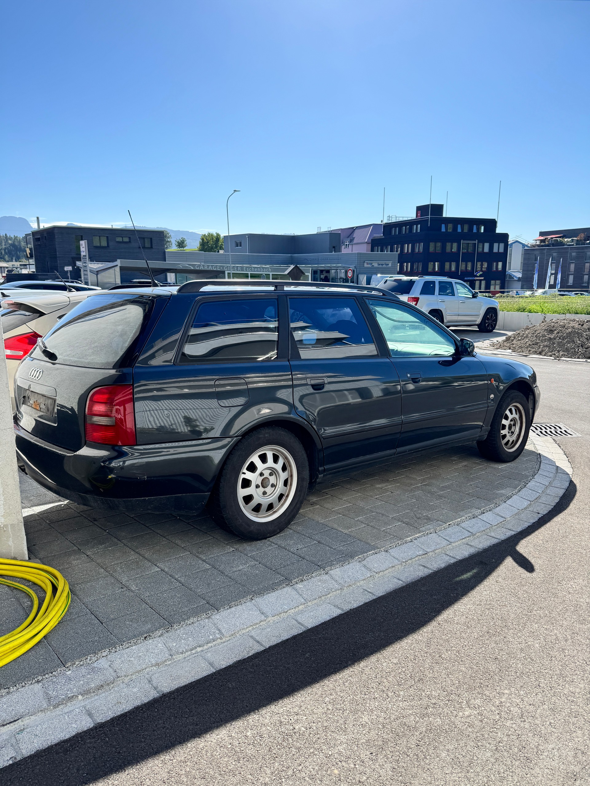 AUDI A4 Avant 1.8 T-image-2