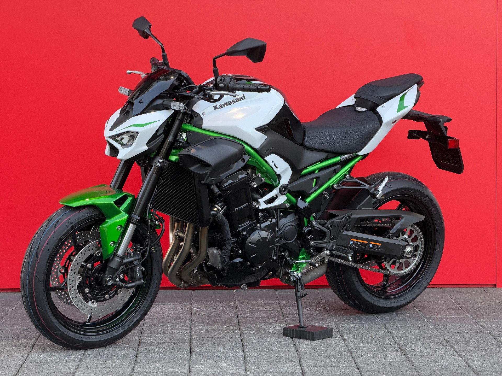KAWASAKI Z 900 (35kW)-showroom-element-3