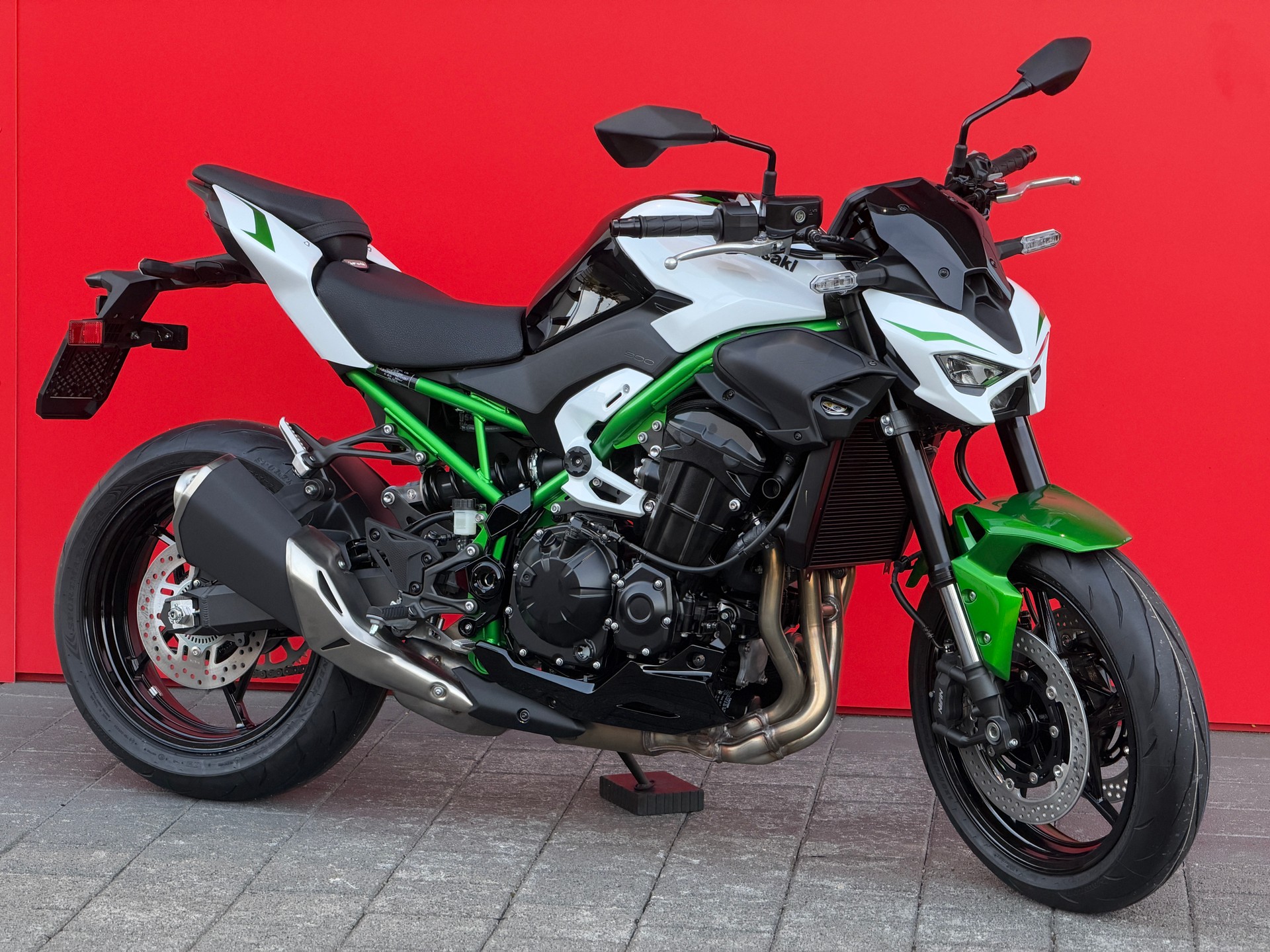 KAWASAKI Z 900 (35kW)-showroom-element-1
