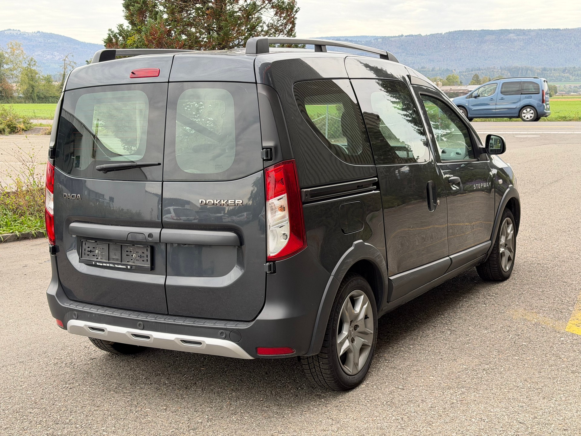 DACIA Dokker TCE 130 16V Stepway-image-2