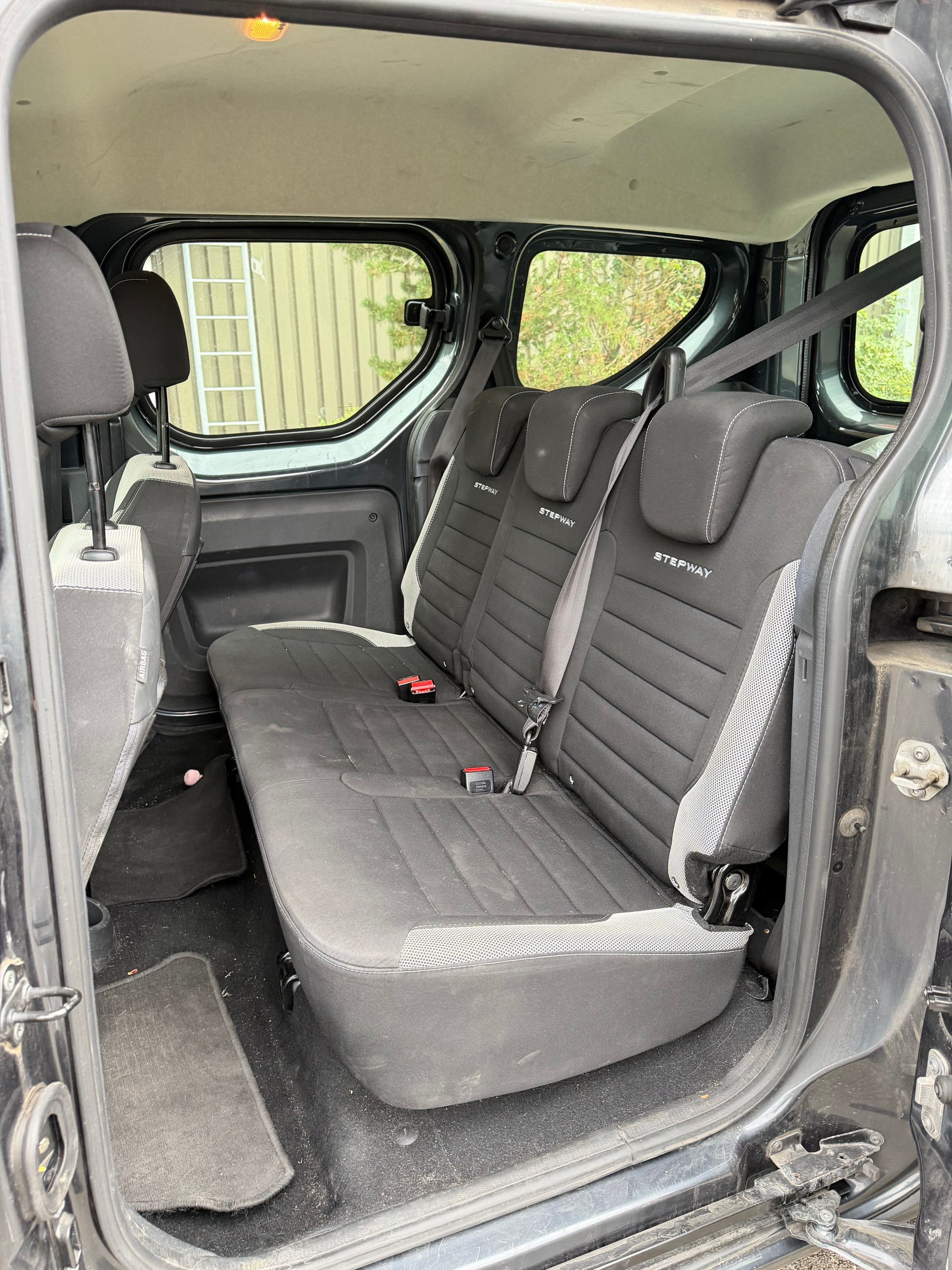 DACIA Dokker TCE 130 16V Stepway-image-12