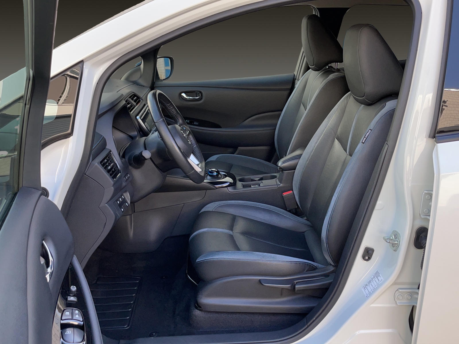 NISSAN Leaf Tekna-image-5